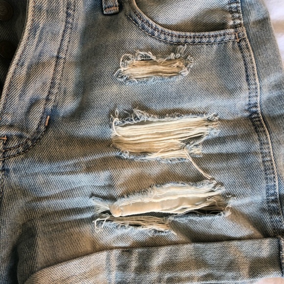 Hollister shorts - Picture 3 of 4